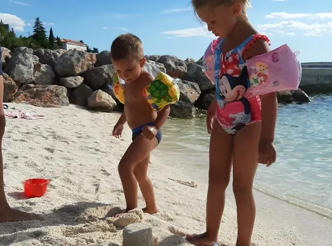 アパート Amz Ap4 ヤドラニヴォ